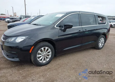 2017 Chrysler Pacifica Touring z USA, uszkodzony, nr VIN 2C4RC1DG2HR747712